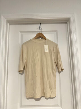 Women's 3/4 Short Sleeve T-Shirt Mock Neck A New Day Dark Cream Size L Brand New
